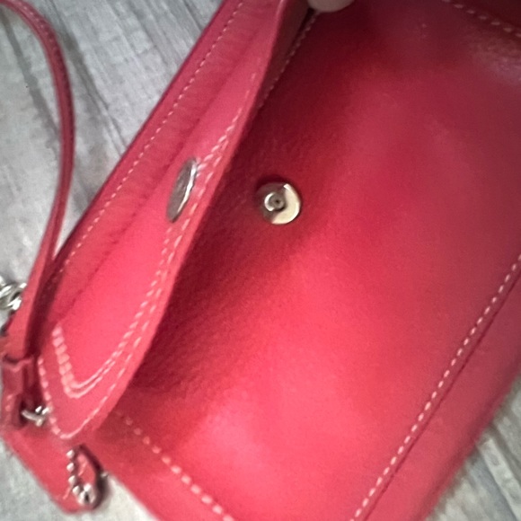 COACH Large Wristlet. Excellent condition - Picture 2 of 5